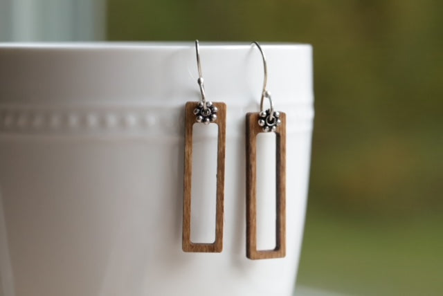 Rectangle earrings with flower bead on top