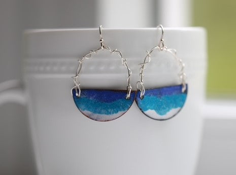 Sea waves